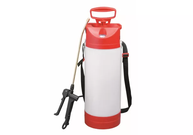 Opryskiwacz ciśnieniowy SprayerPRO z manometrem.